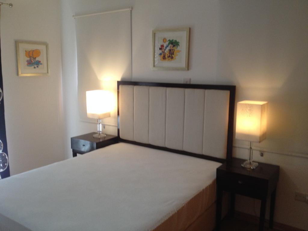 Lania Royal Oak House By Trulycyprus Villa Room photo